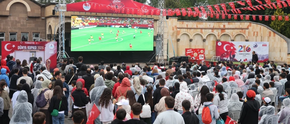 Belediyelerden dev ekranda milli maç yayınına iptal kararı